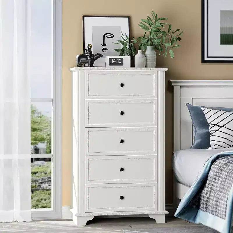 Commode tiroirs en bois blanc