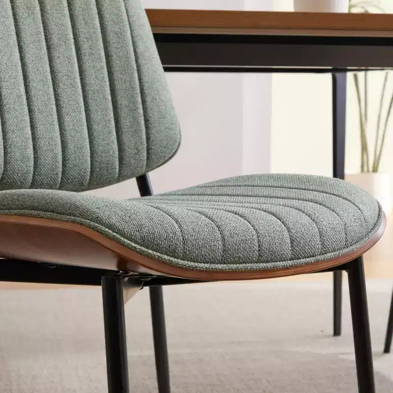 Chaise de salle à manger rembourrée moderne du milieu du siècle