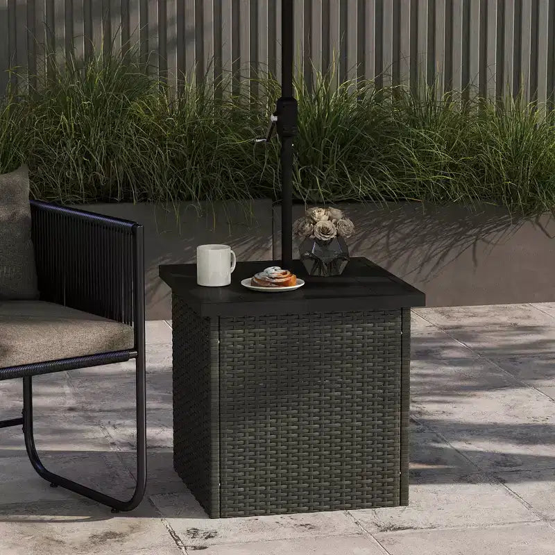 Table d'appoint en osier